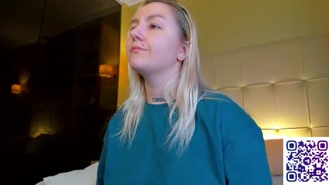 Snapshot of debbie_taylor chatting on October 11, 6:32 pm Debbie Mon Tue Fri Sun Sat GMT 3 1000am - 0400pm  online show from October 11, 6:32 pm