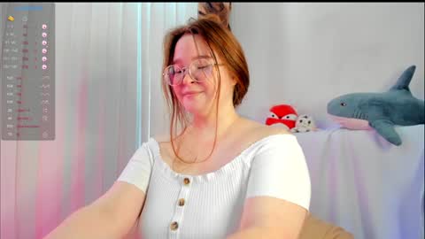 Snapshot of debbiewood chatting on December 6, 7:21 am DeboraDebbieDee online show from December 6, 7:21 am