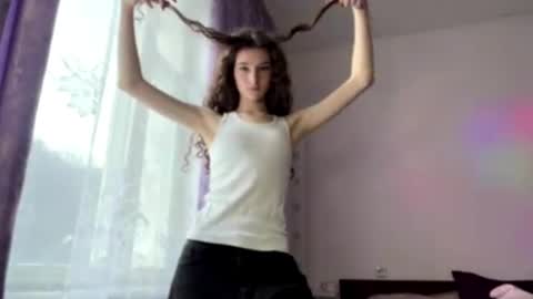 Sarah online show from March 13, 1:56 pm