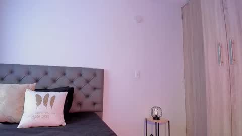 deborah_collins1 online show from October 28, 6:35 pm