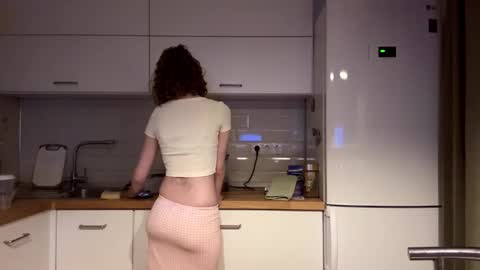 Hello My name is Sarah im new model here and little but shy. online show from January 6, 5:38 pm