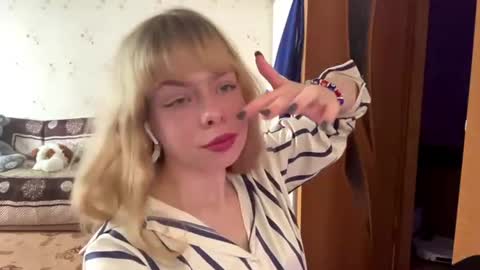 Jenny online show from July 14, 7:24 am