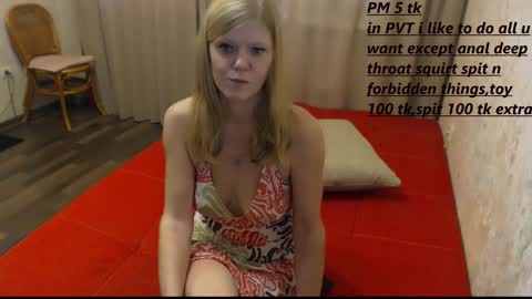Snapshot of decentwhore chatting on December 7, 5:04 am Amy online show from December 7, 5:04 am