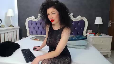 Snapshot of deenajay chatting on December 4, 6:33 am DeenaJay online show from December 4, 6:33 am