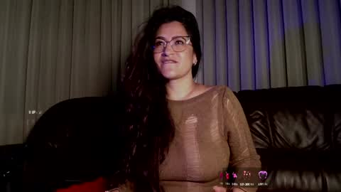 Snapshot of deesseluxure_ chatting on January 5, 6:35 am Andre online show from January 5, 6:35 am