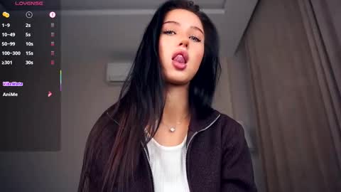 Snapshot of delanakimbral chatting on October 19, 7:54 am Hello everyone Im Tessa Make yourself comfortable. Were going to have fun together online show from October 19, 7:54 am