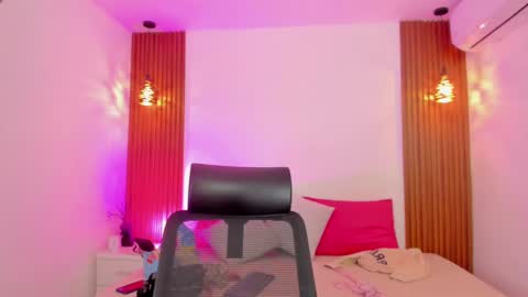 Snapshot of delaylacruz chatting on October 30, 4:04 am D E L A Y L A online show from October 30, 4:04 am