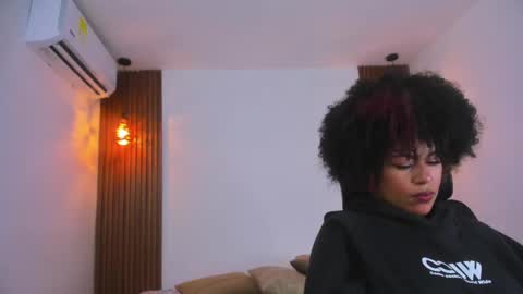 Snapshot of delaylacruz chatting on September 18, 11:42 am D E L A Y L A online show from September 18, 11:42 am