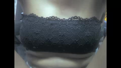 deliah712909 online show from December 14, 4:45 am