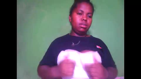 Snapshot of deliah712909 chatting on September 20, 9:40 am deliah712909 online show from September 20, 9:40 am