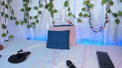 Delilah  online show from November 24, 11:07 pm