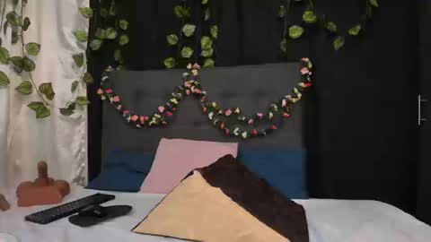 Delilah  online show from March 20, 12:04 am