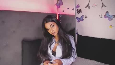 Snapshot of delilah_blazee chatting on October 31, 4:47 am Delilah Blaze online show from October 31, 4:47 am