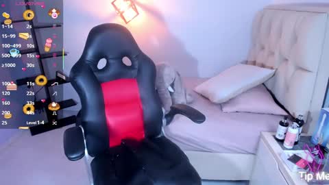 Snapshot of delilah_leone chatting on September 25, 7:12 pm delilah_leone online show from September 25, 7:12 pm