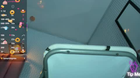 Snapshot of delilah_leone chatting on September 26, 7:22 pm delilah_leone online show from September 26, 7:22 pm