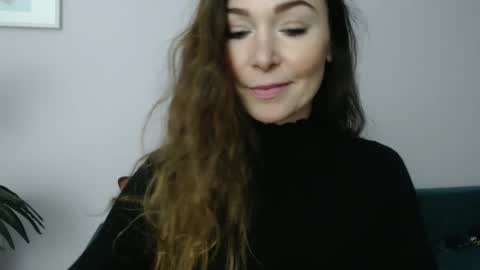 Snapshot of delilah_sweet chatting on February 5, 5:21 pm delilah_sweet online show from February 5, 5:21 pm