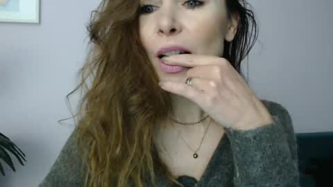 Snapshot of delilah_sweet chatting on February 12, 5:05 pm delilah_sweet online show from February 12, 5:05 pm