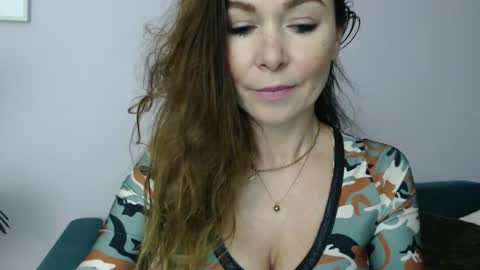 Snapshot of delilah_sweet chatting on February 18, 4:38 pm delilah_sweet online show from February 18, 4:38 pm
