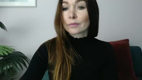 Snapshot of delilah_sweet chatting on December 6, 4:06 pm delilah_sweet online show from December 6, 4:06 pm