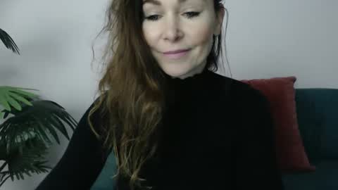 Snapshot of delilah_sweet chatting on February 13, 2:09 pm delilah_sweet online show from February 13, 2:09 pm