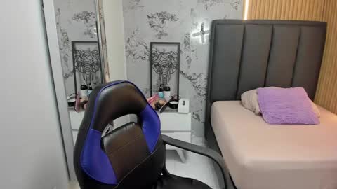 Snapshot of delilaquinn chatting on October 7, 12:20 pm delilaquinn online show from October 7, 12:20 pm