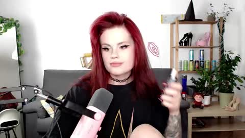 Snapshot of dellacrush_ chatting on September 17, 5:33 pm dellacrush_ online show from September 17, 5:33 pm