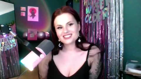 Snapshot of dellacrush_ chatting on March 3, 2:31 pm dellacrush_ online show from March 3, 2:31 pm
