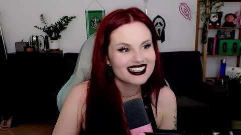 dellacrush_ online show from December 15, 8:14 pm