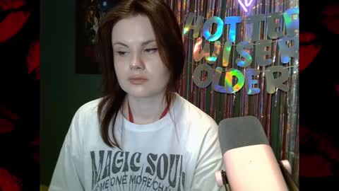 Snapshot of dellacrush_ chatting on February 14, 10:17 am dellacrush_ online show from February 14, 10:17 am