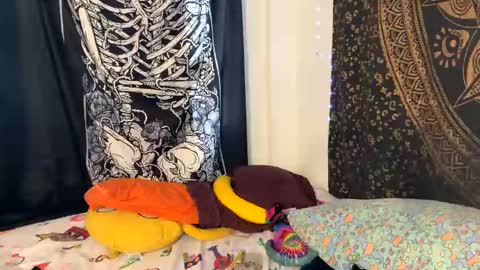 Snapshot of deluxxxeblu chatting on December 19, 7:51 pm TankinBody online show from December 19, 7:51 pm