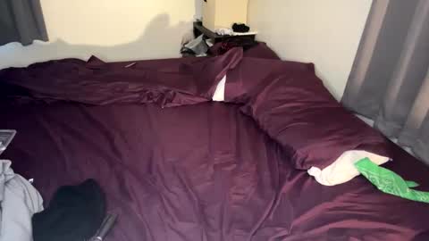 Snapshot of deluxxxeblu chatting on December 26, 6:33 pm TankinBody online show from December 26, 6:33 pm