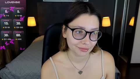 Snapshot of demi_loran chatting on September 19, 5:50 am DEMI online show from September 19, 5:50 am