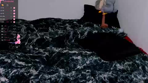 Snapshot of demmi_foxy chatting on October 14, 1:35 pm Demmi online show from October 14, 1:35 pm