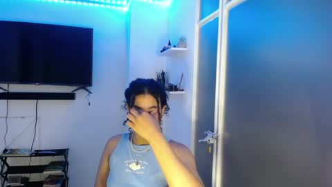 Snapshot of dena_k_ chatting on December 14, 10:13 am Dena k s online show from December 14, 10:13 am
