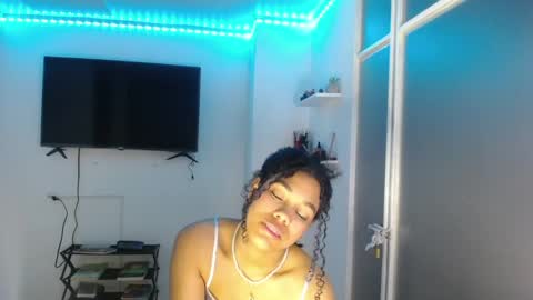 Snapshot of dena_k_ chatting on December 6, 10:49 am Dena k s online show from December 6, 10:49 am