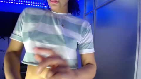 Snapshot of dena_k_ chatting on December 4, 8:40 pm Dena k s online show from December 4, 8:40 pm