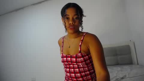 Snapshot of dena_k_ chatting on February 16, 11:05 am Dena k s online show from February 16, 11:05 am