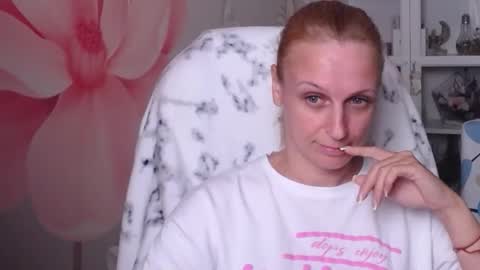 Snapshot of denhiey_here chatting on September 16, 4:15 pm denhiey online show from September 16, 4:15 pm