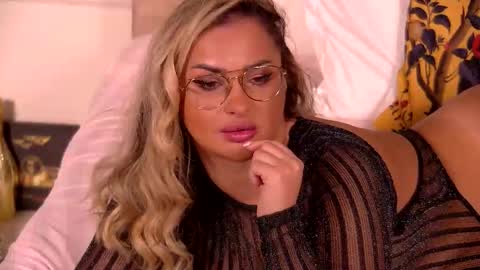 Snapshot of denisseperry chatting on October 29, 11:29 pm Ela online show from October 29, 11:29 pm