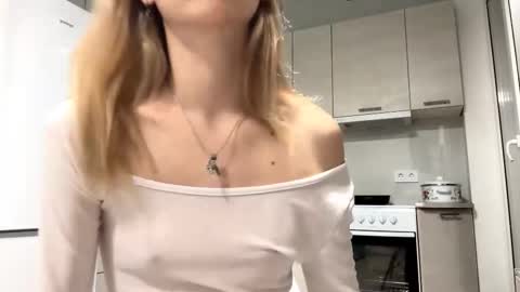 Denni online show from October 14, 6:43 pm