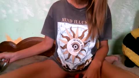 Snapshot of dennisxcarol chatting on October 18, 7:22 am DennisXCarol online show from October 18, 7:22 am