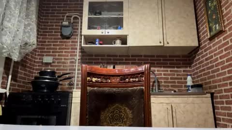 Emma online show from September 18, 3:43 pm