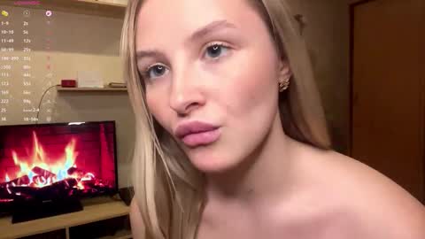 Vi  Victoria online show from November 6, 5:08 pm