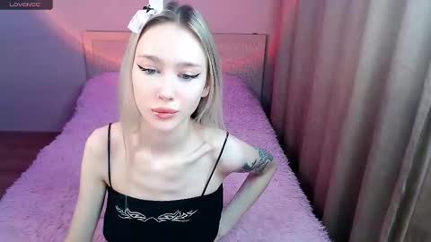 Snapshot of des_ch chatting on February 10, 7:28 pm Ari online show from February 10, 7:28 pm