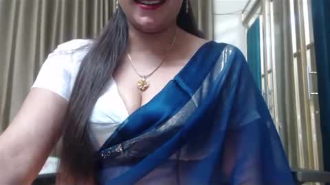 Snapshot of desimaisa130 chatting on December 8, 4:28 pm Maisa online show from December 8, 4:28 pm