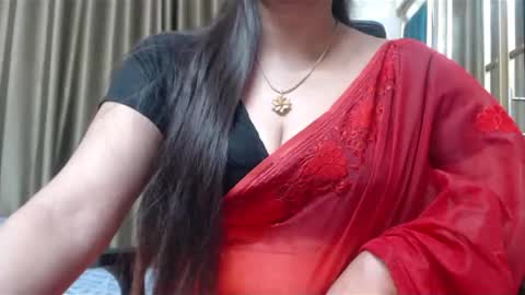 Snapshot of desimaisa130 chatting on December 7, 4:25 pm Maisa online show from December 7, 4:25 pm