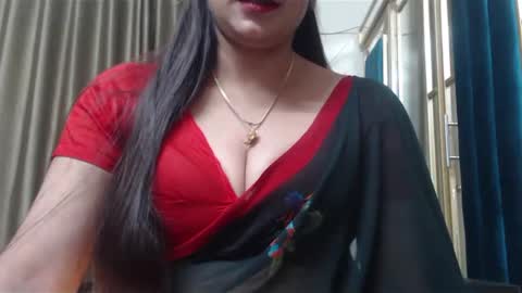 Snapshot of desimaisa130 chatting on December 13, 5:00 pm Maisa online show from December 13, 5:00 pm