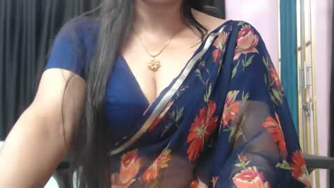 Snapshot of desimaisa130 chatting on October 25, 3:52 pm Maisa online show from October 25, 3:52 pm