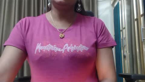 Snapshot of desimaisa130 chatting on January 10, 8:51 am Maisa online show from January 10, 8:51 am