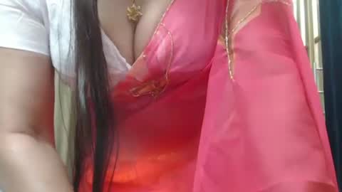 Snapshot of desimaisa130 chatting on December 4, 3:21 pm Maisa online show from December 4, 3:21 pm